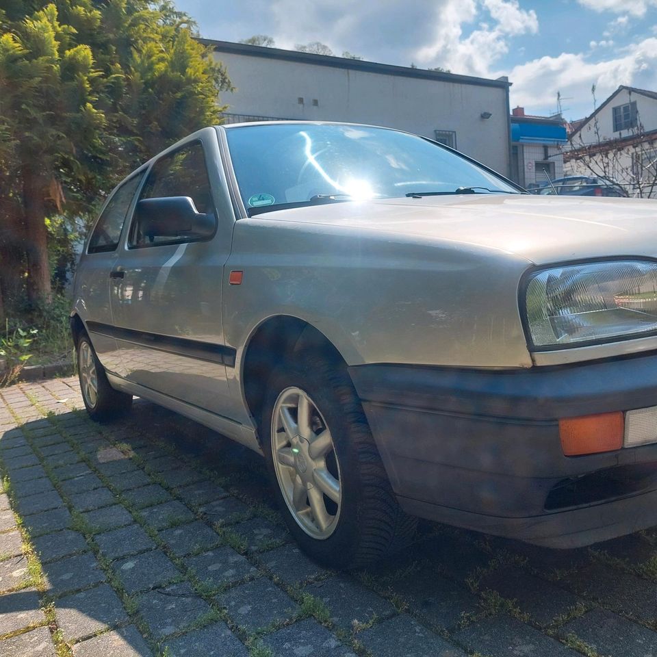 Vw golf 3 1,8 automatik in Reichelsheim (Odenwald)