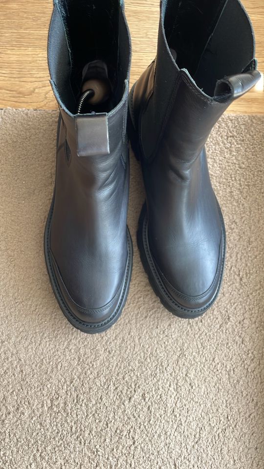 Kennel & Schmenger Chelsea Boots schwarz Gr. 41,5 (7,5) NEU in Kumhausen