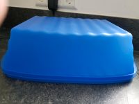 Brotbehälter / kuchentransportbox blau junge welle von Tupperware Baden-Württemberg - Illingen Vorschau