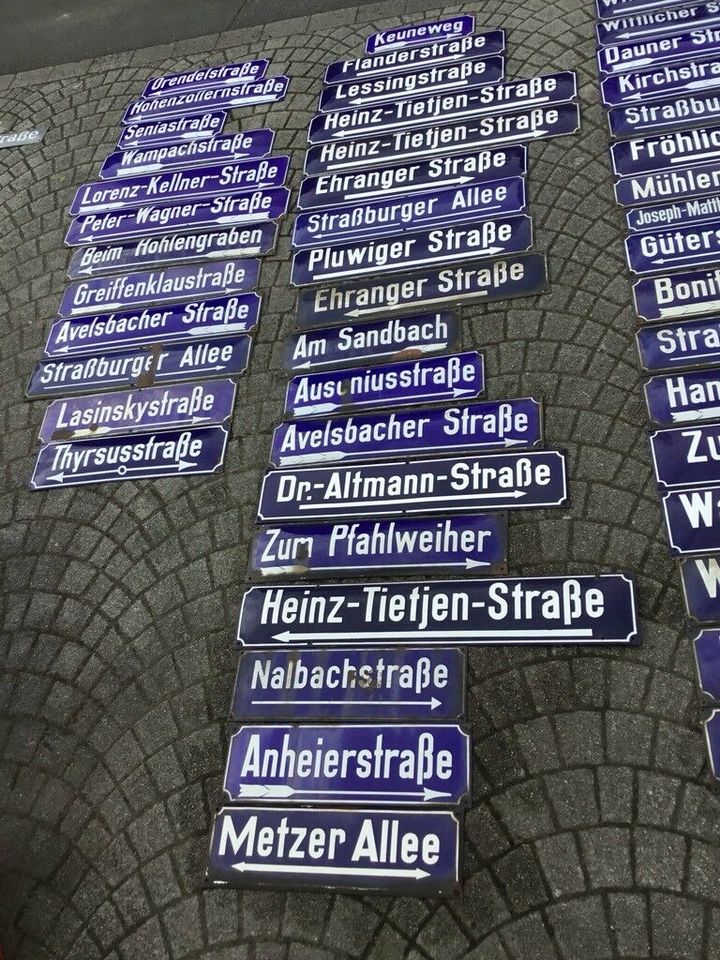 (Emaillie-) Straßennamen-Schilder Trier in Dortmund