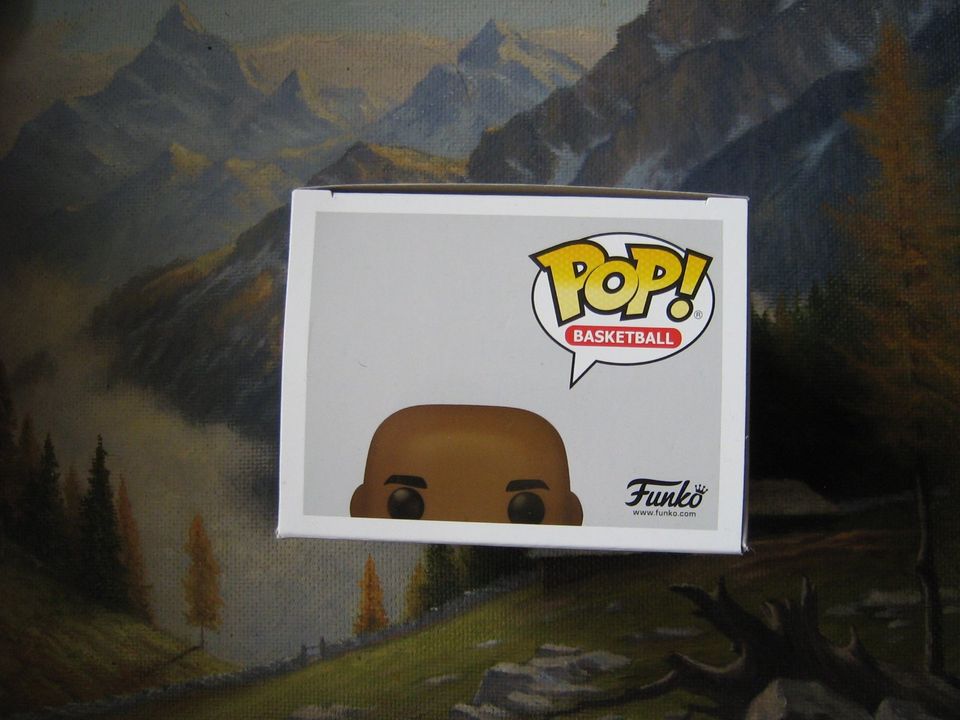 Funko Pop! NBA Michael Jordan White Warm-Ups (84) TargetCon Excl. in Hannover