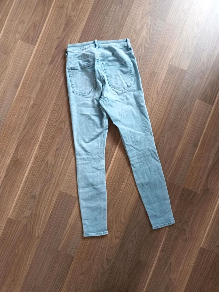 Neuw curvy Jeggings Jeans ultra high Waist ankle Lenght H&M 34 in Lüneburg