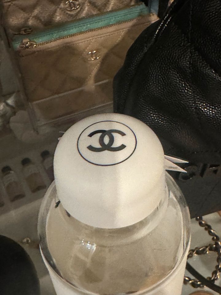 Chanel Factory No 5 L‘Eau limitierte Trinkflasche & Dose Bottle in Frankfurt am Main