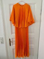 M Maxikleid Plissee m. Cape orange Gr. 42 - wie neu Hessen - Limburg Vorschau