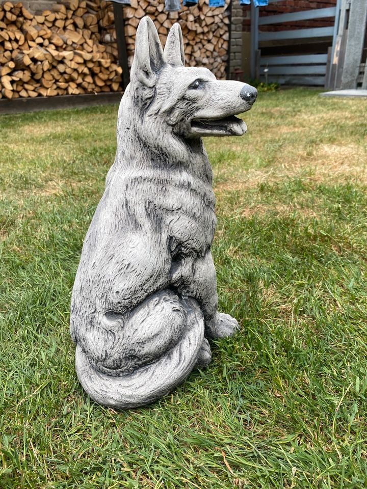 Steinfigur Gartenfigur Schäferhund Welpe in Drensteinfurt