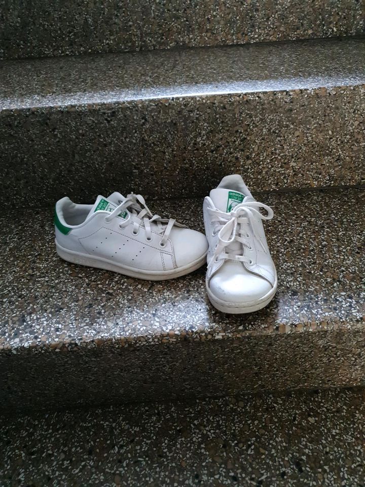 Adidas Stan smith Gr.33 Schuhe, Sneaker, Sportschuhe in Hamburg