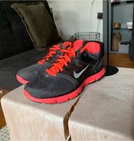 Nike Sportschuh schwarz neonrot 38, Top Zustand Nordrhein-Westfalen - Enger Vorschau