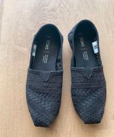 Toms Slipper schwarz Gr. 36 NEU Frauenschuhe Ballerinas Nordrhein-Westfalen - Hattingen Vorschau