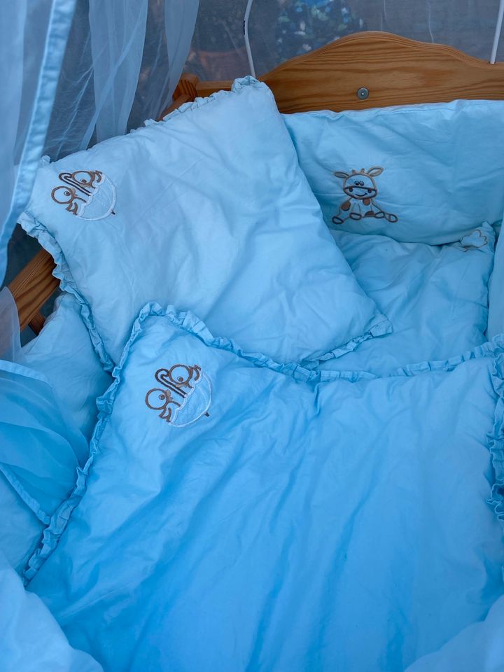 Komplett Babybett Baby Bett Himmelbett Holz Wiege blau Zubehör in Brandenburg an der Havel