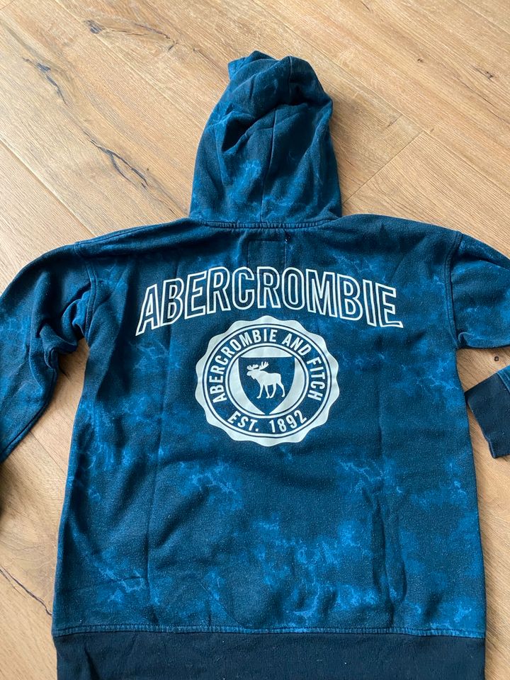 3 Pullover Abercrombie Grösse 13/14 in Berlin