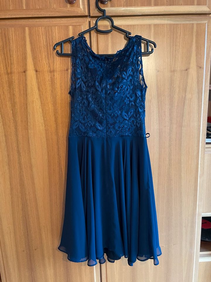 Abendkleid Swing blau Größe M (38) in Barsinghausen