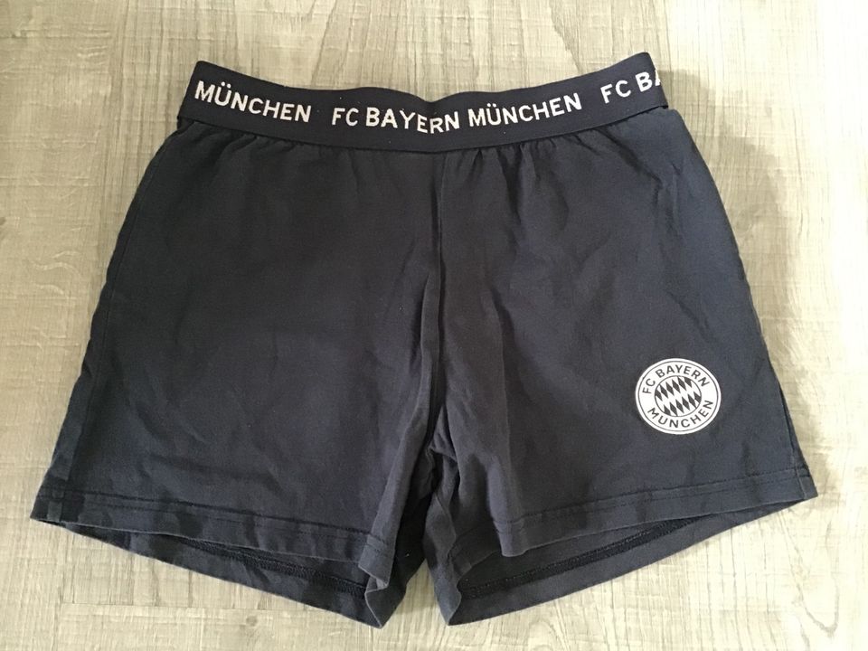 FC Bayern München kurze Hose Shorts in Sachsen - Zittau | eBay  Kleinanzeigen ist jetzt Kleinanzeigen