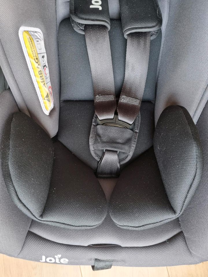 Joie I level Babyschale inkl. Isofix base in München