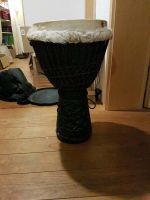 Afrikanische Djembe, Teakholz mit Intarsien, Unikat, mit Tasche Niedersachsen - Jesteburg Vorschau