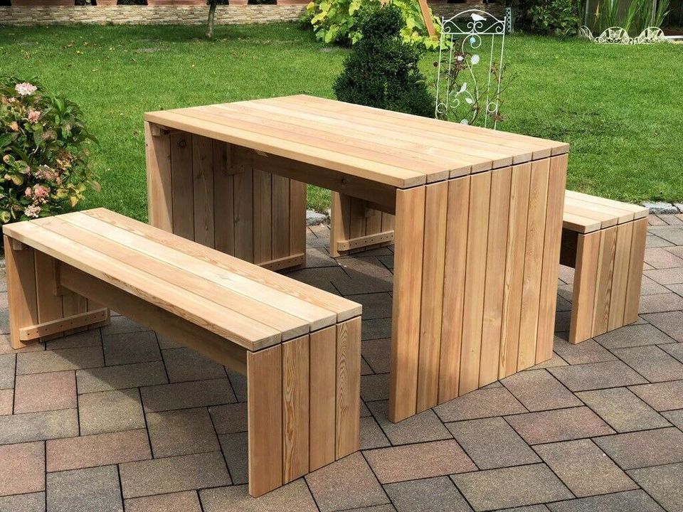 Sehr hochwertige Gartentische Bänke Original Sibirische Lärche in