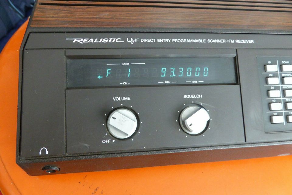 Realistic AM- FM Receiver PRO-2003 in Gröbenzell