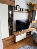 Wohnwand Schrank Schrankwand Wohnzimmer TV Kommode Regal Holz Hessen - Gießen Vorschau