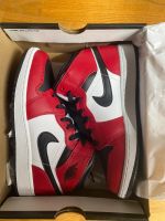 Nike AIR JORDAN MID 1 (GS) - Größe 37,5 (UK 4,5) - schwarz rot Friedrichshain-Kreuzberg - Kreuzberg Vorschau