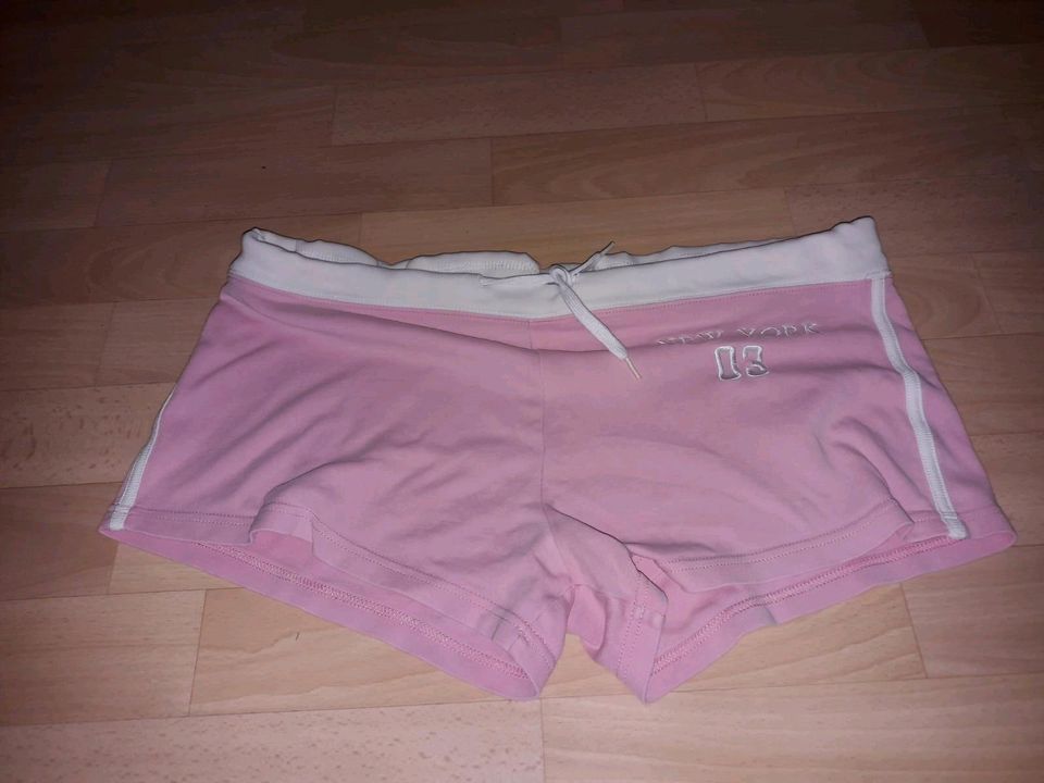 New York Damen kurze Hose Sommer pink Sport L in Emsbüren