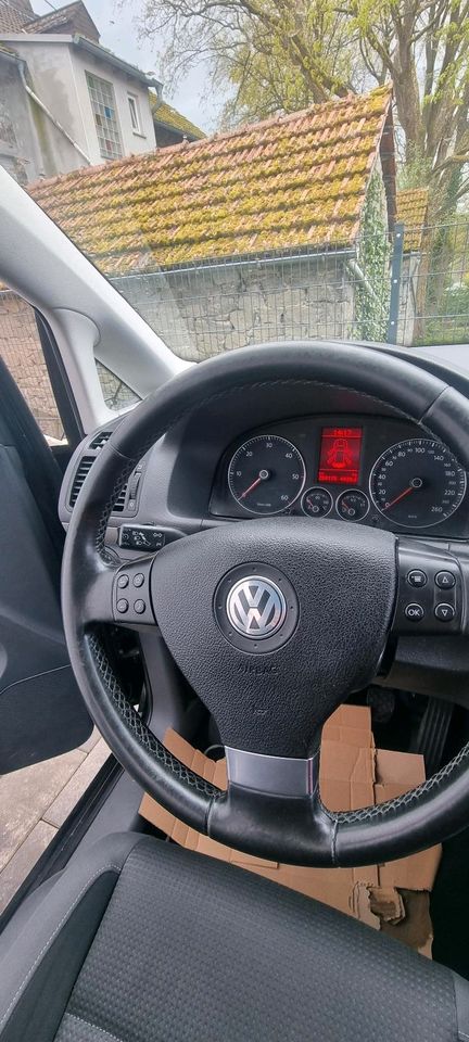 Vw Touran 2.0 TDI 7 Sitzer in Montabaur