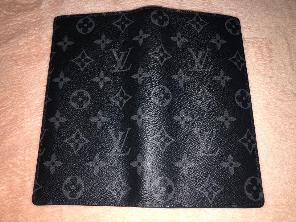 Louis Vuitton - Brazza Eclipse Geldbörse Canvas Monogram in Hamburg