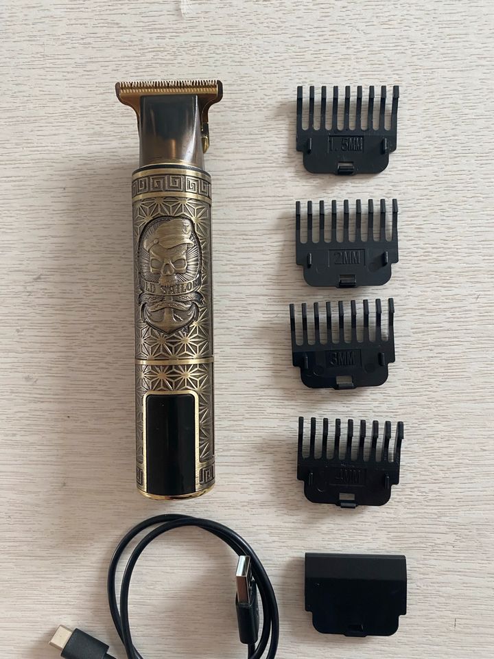 Haarschneidemaschine Haartrimmer Rasiergerät USB-C in Frankfurt am Main