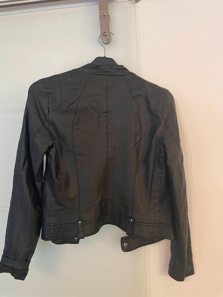 Jacke Blazer Blouson Jackett Kunstleder vegan gr.S in Geseke