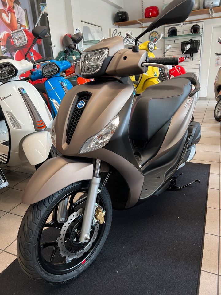 Neu! Piaggio Medley 125 S ABS Euro5 Brown Terra Matt Mod. 24 in Freiburg im Breisgau