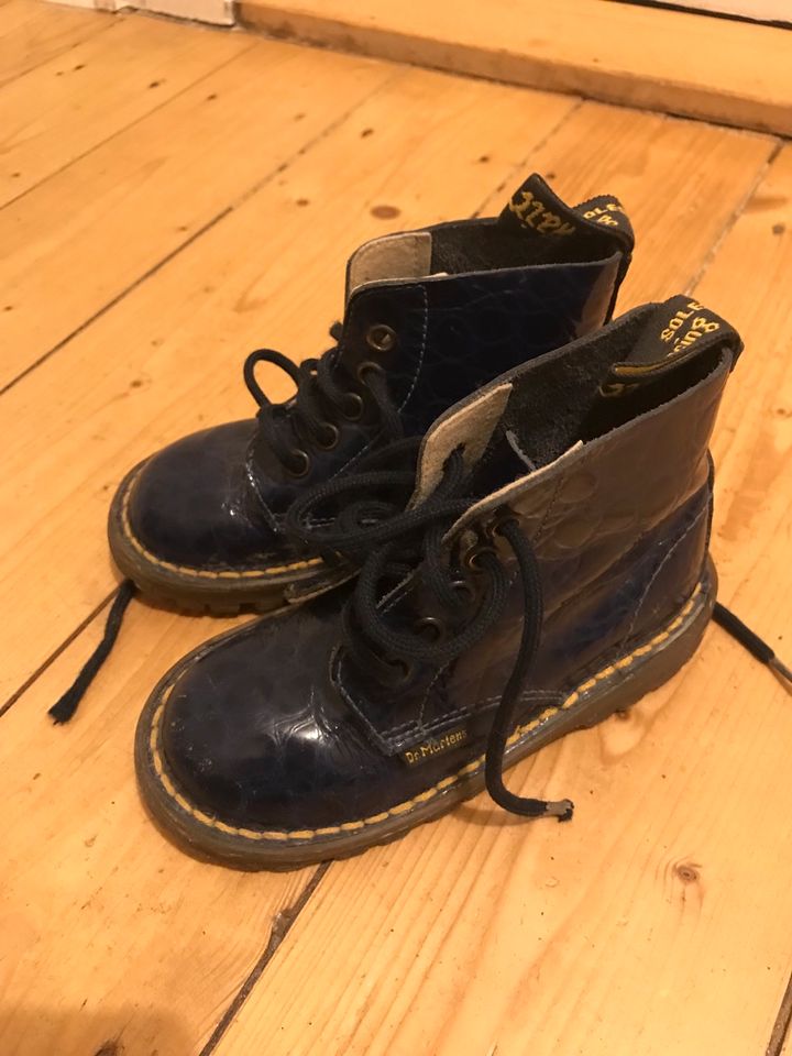 doc martens kinder 24 blau lack schlange schuhe Stiefel Boots