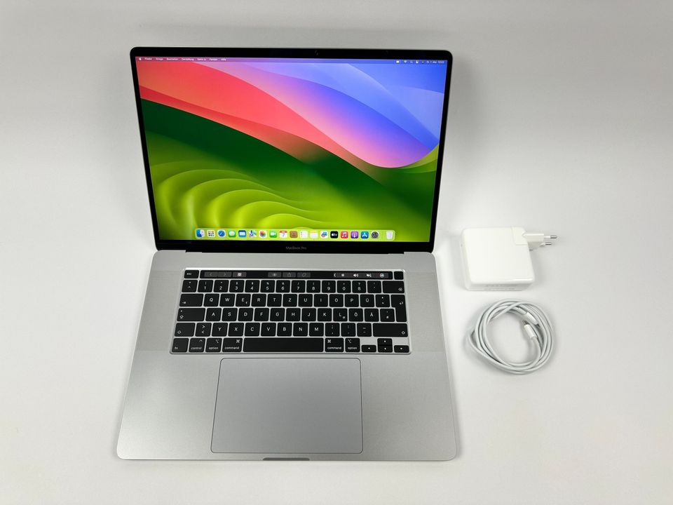 Apple MacBook Pro Retina TouchBar 16“ 8-Core i9 2,4 Ghz 1 TB SS in Neuburg am Rhein