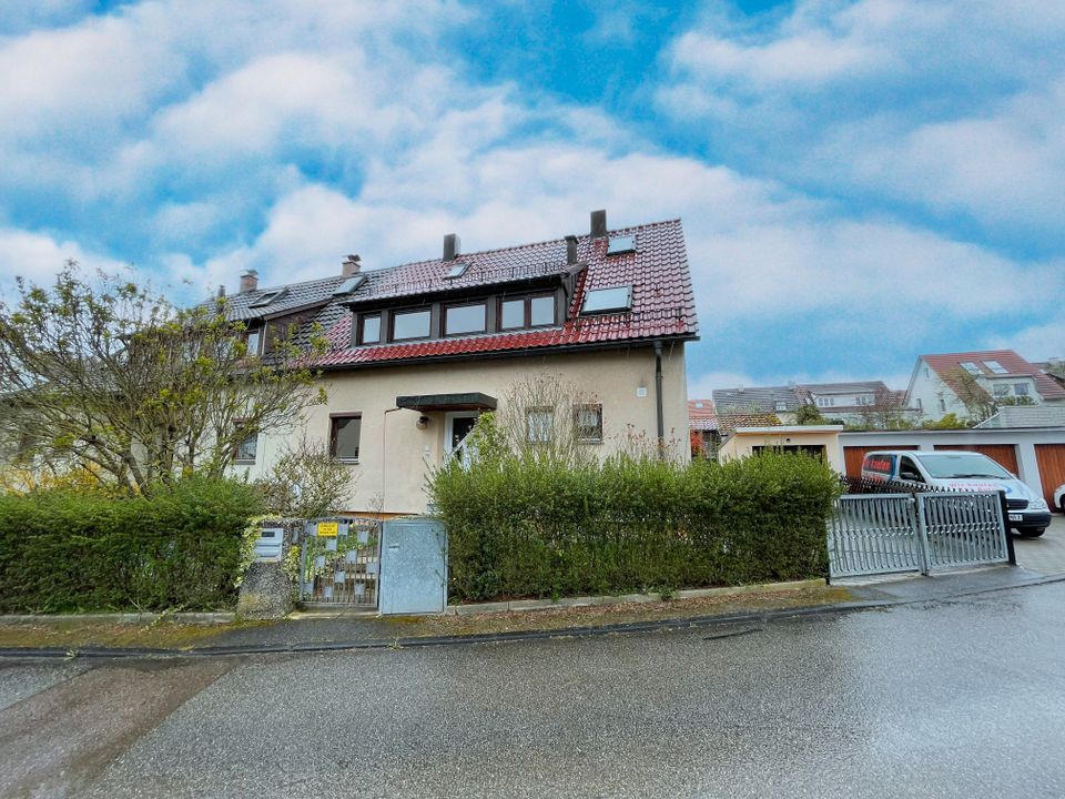 Großzügige DHH in sehr ruhiger Lage mit zusätzlichem Gartengrundstück + Garage in Weilimdorf in Stuttgart