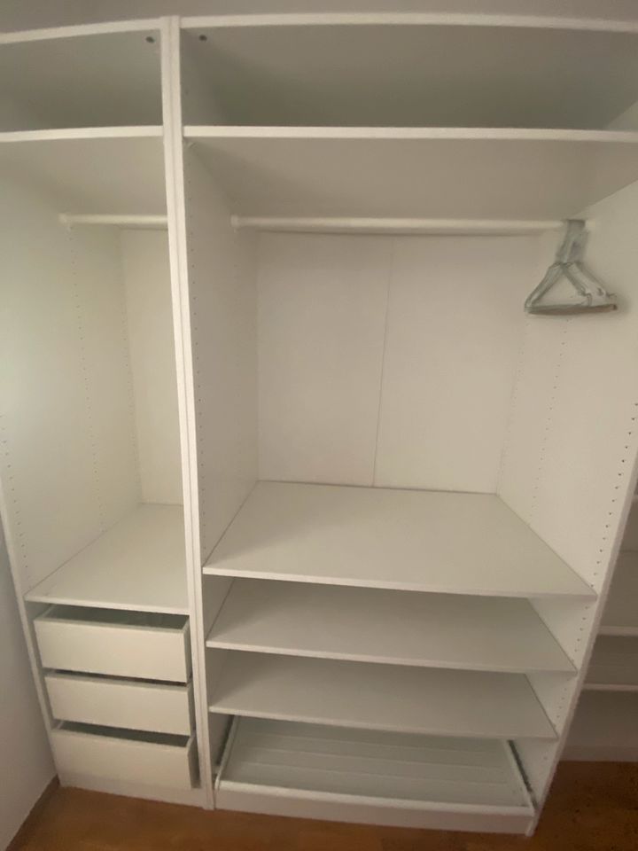 IKEA PAX Schrank in Frankfurt am Main