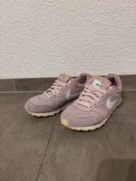 Nike Turnschuhe Größe 38 rosa Baden-Württemberg - Gundelsheim Vorschau