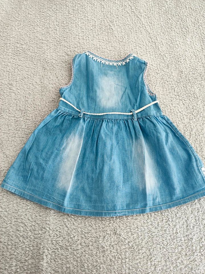 Baby Mädchen Jeanskleid Kleid Sommerkleid Größe 86 blau mit Spitz in Mainburg