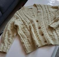 Mango hübsche oversized Strickjacke grün 40 42 V Neck Bayern - Weidenbach Vorschau