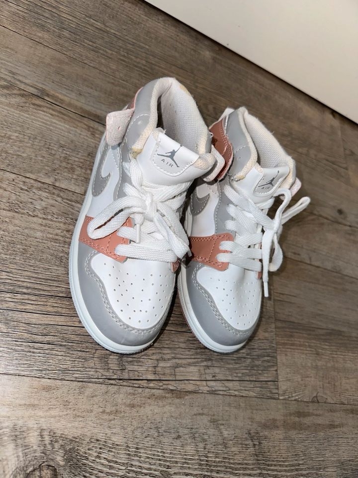 Kinder Sneaker zum schnüren in Aachen