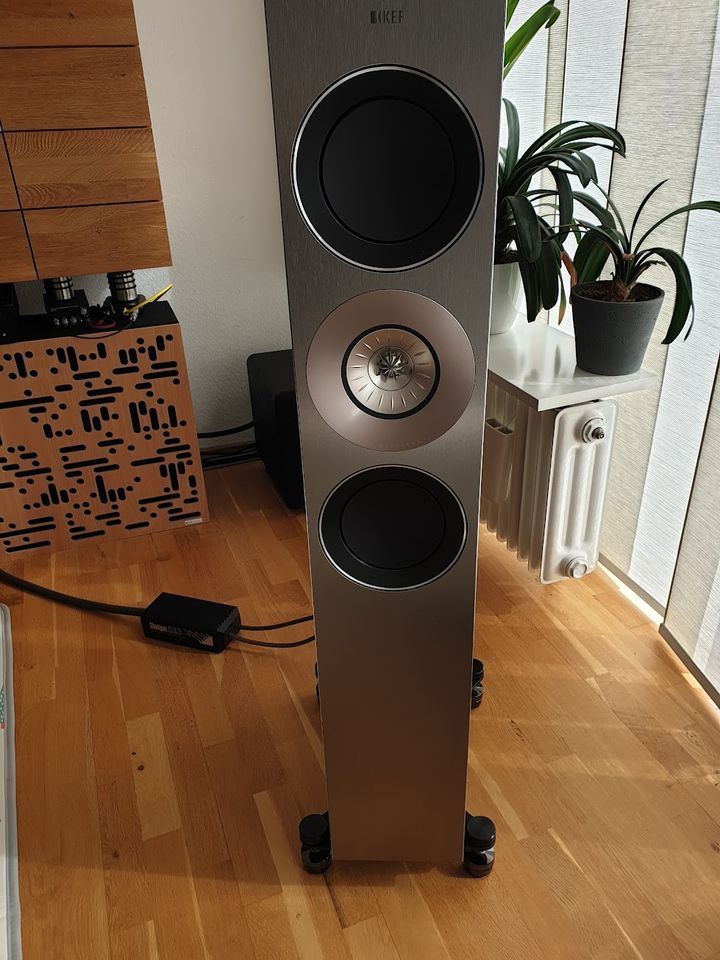 Kef Reference 3 Silber/Piano HiFi Lautsprecherpaar in Bad Soden am Taunus