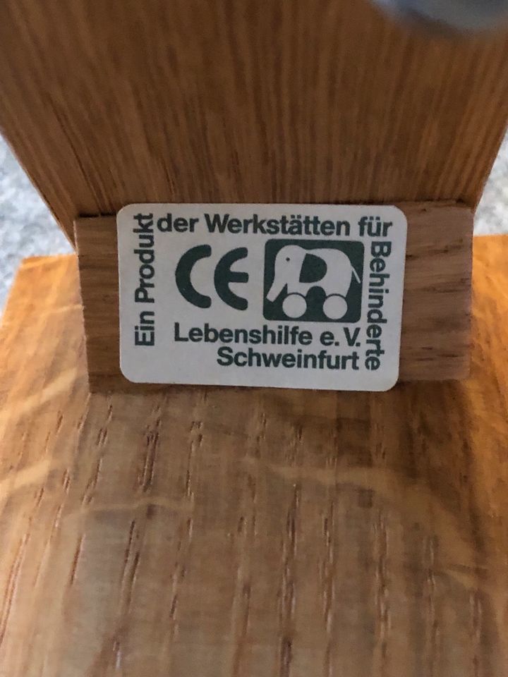 Hochwertige Gitarrenstütze aus Holz, verstellbar in Gütersloh