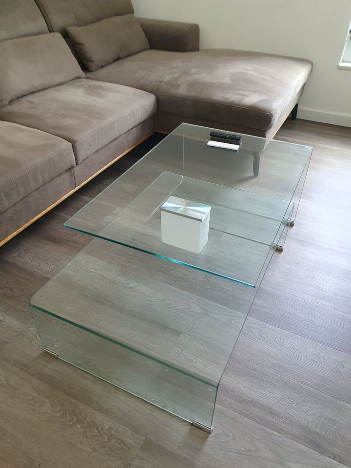 Schicker Glas Couchtisch 110x60x42 in Wolfsburg