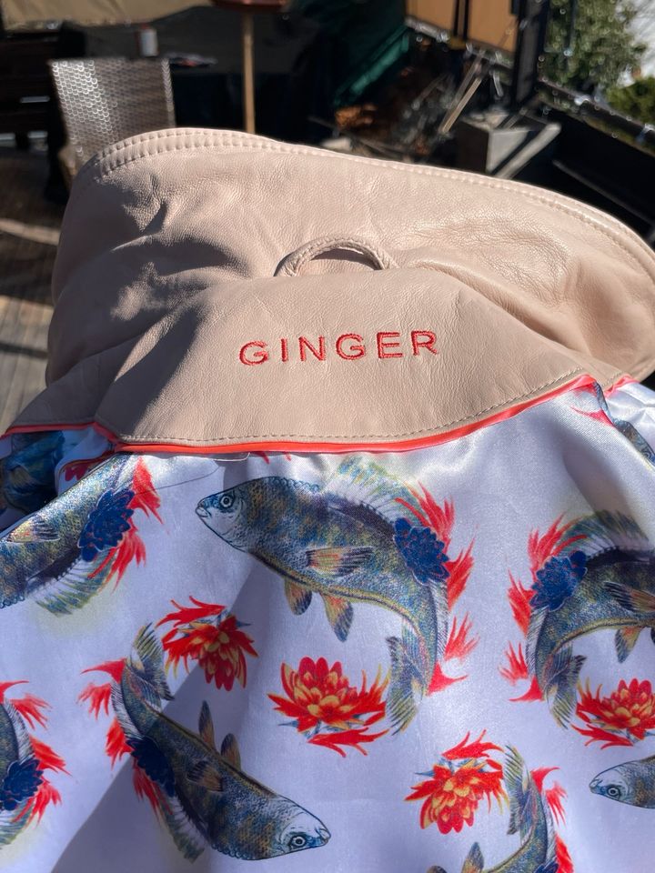 Lederjacke von Ginger in Haar