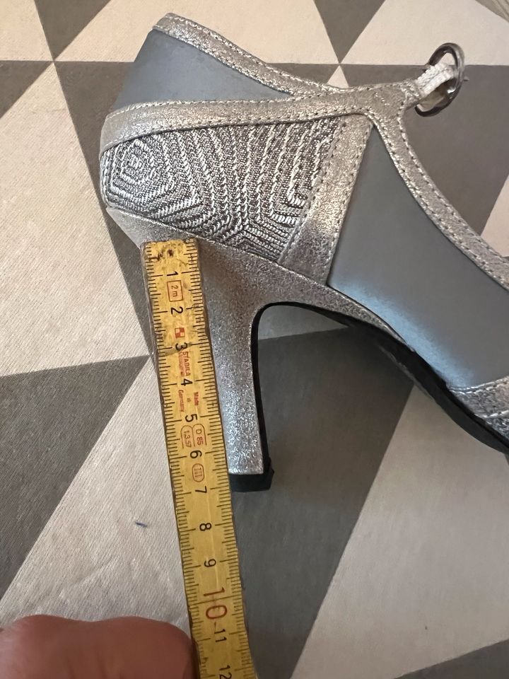 Damen high Heel Silber gr 38 in Ahlen