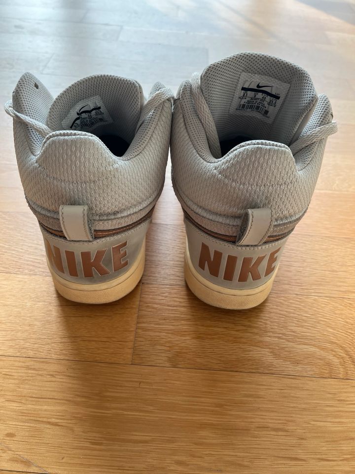 Nike Mid Turnschuhe (Gr. 40) - Silber - sehr guter Zustand in Senden