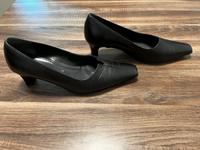 Ara Pumps Leder schwarz Gr. 40 Niedersachsen - Hameln Vorschau