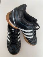 Adidas Sportschuhe Hallenschuhe GR.30 Bayern - Augsburg Vorschau