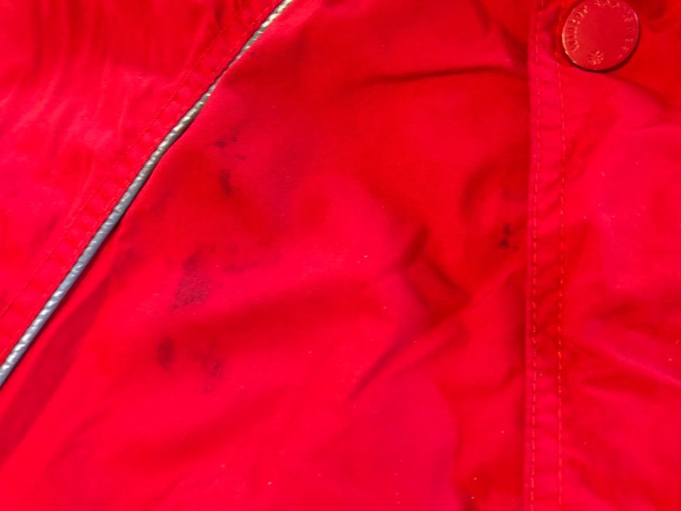 Rote Winterjacke von H&M in 110 in Hameln