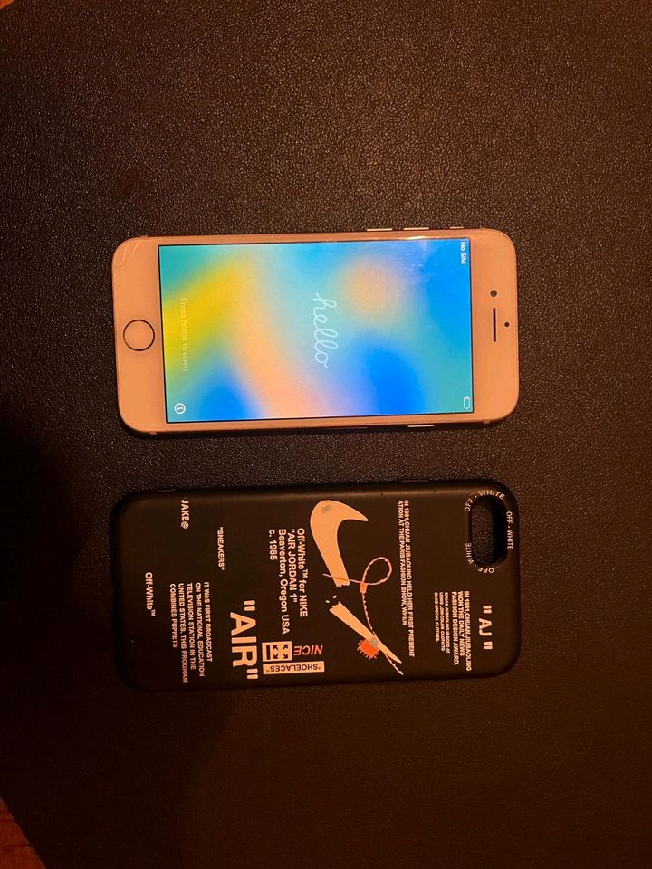iPhone 8 / 64GB Speicher/ Weiß Roségold in Regenstauf