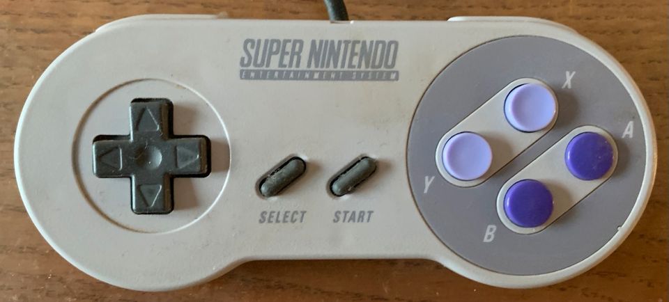 Original amerikanischer Super Nintendo / SNES Controller in Nettetal