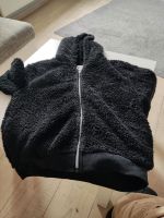 Schwarze Kuscheljacke Größe 146/152 5€ vb Nordrhein-Westfalen - Niederzier Vorschau