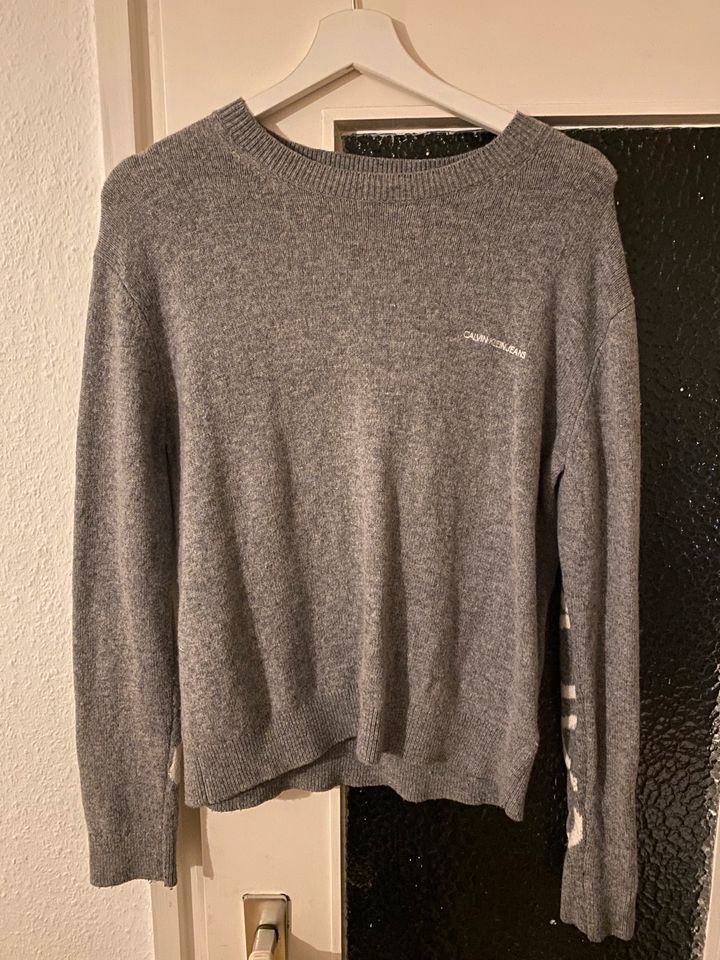 Calvin Klein Jeans Pullover 100% Wolle in München