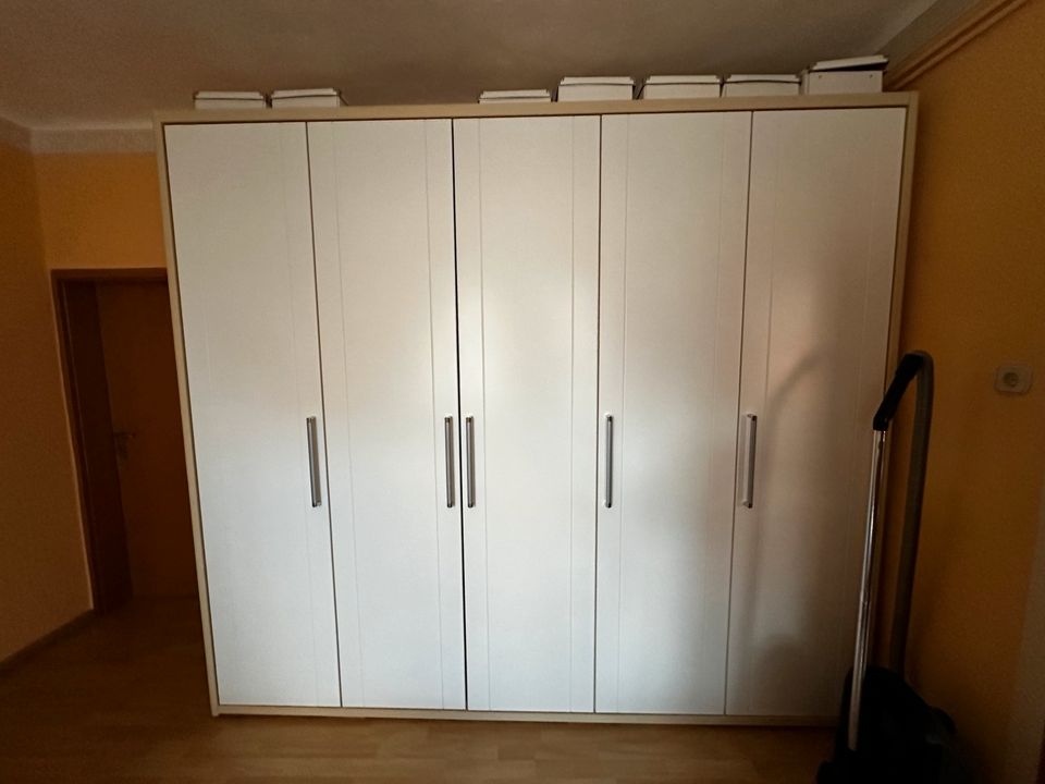 Kleiderschrank in Unterwellenborn